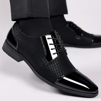 2023 Новые трендовые классические мужские модельные туфли для мужчин Оксфорды Туфли из лакированной кожи на шнуровке Официальные черные кожаные туфли для свадебной вечеринки